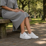 Via Marte Tênis Flatform Preto Camurça e Branco Crystal — Estilo Premium para o Dia a Dia